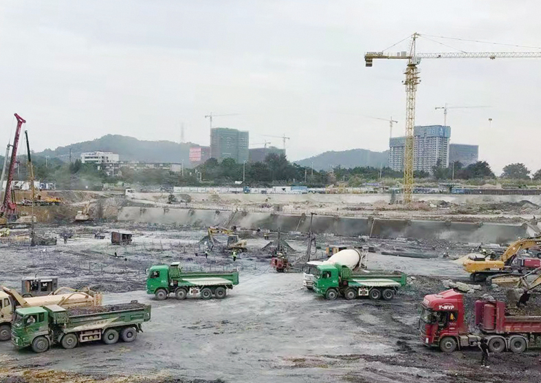 三正鵬程上花園項目建設(shè)如火如荼2.jpg 三正鵬程上花園項目建設(shè)如火如荼2.jpg